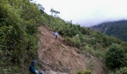 Sạt lở đất do mưa lớn khiến hai công nhân thủy điện tử vong